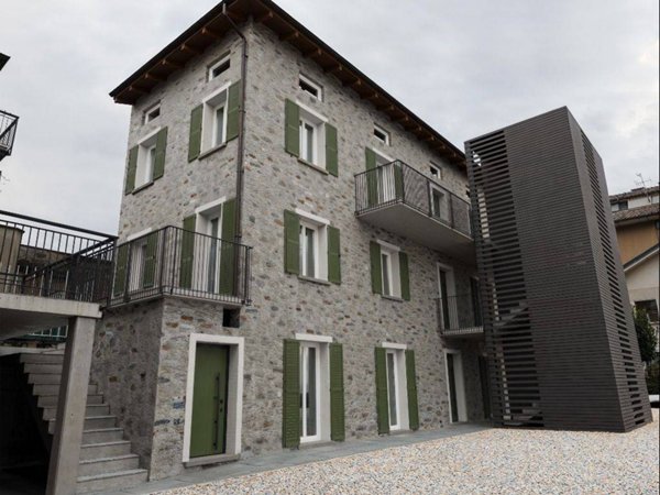 appartamento in vendita a Sondrio in zona Centro Città