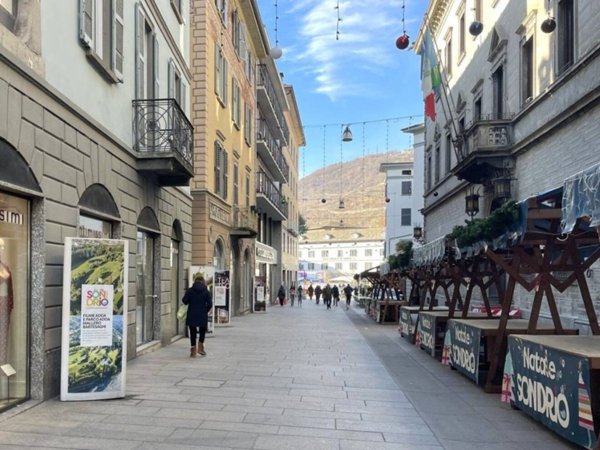 appartamento in vendita a Sondrio in zona Centro Città