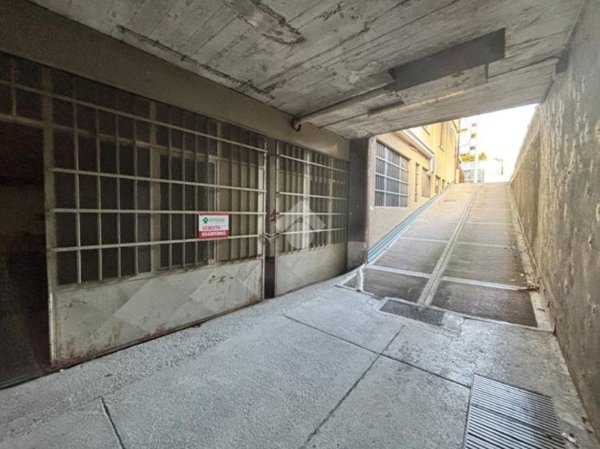 locale commerciale in vendita a Sondrio