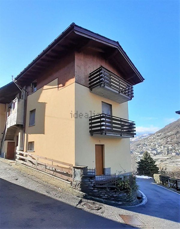 casa indipendente in vendita a Sondrio in zona Ponchiera