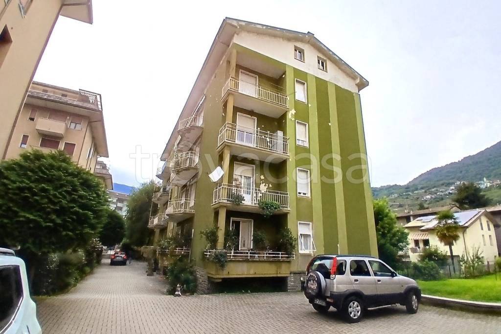 appartamento in vendita a Sondrio in zona Centro Città