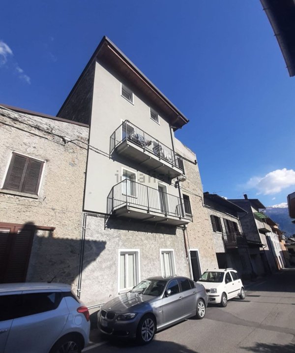 appartamento in vendita a Sondrio in zona Ponchiera