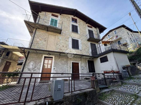 casa indipendente in vendita a Sondrio in zona Sant'Anna