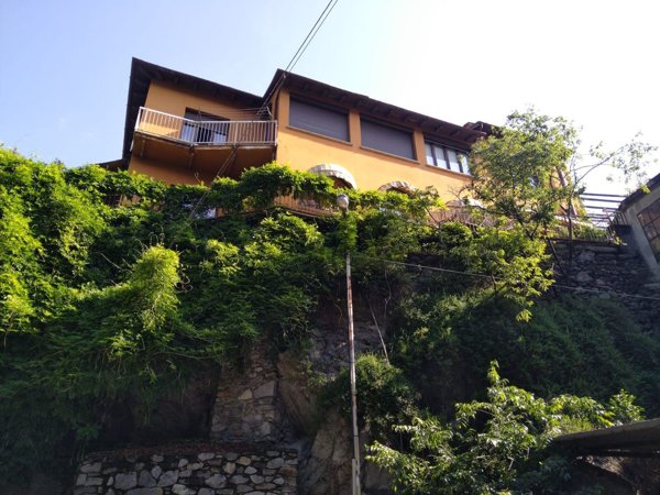 casa indipendente in vendita a Sondrio in zona Centro Città