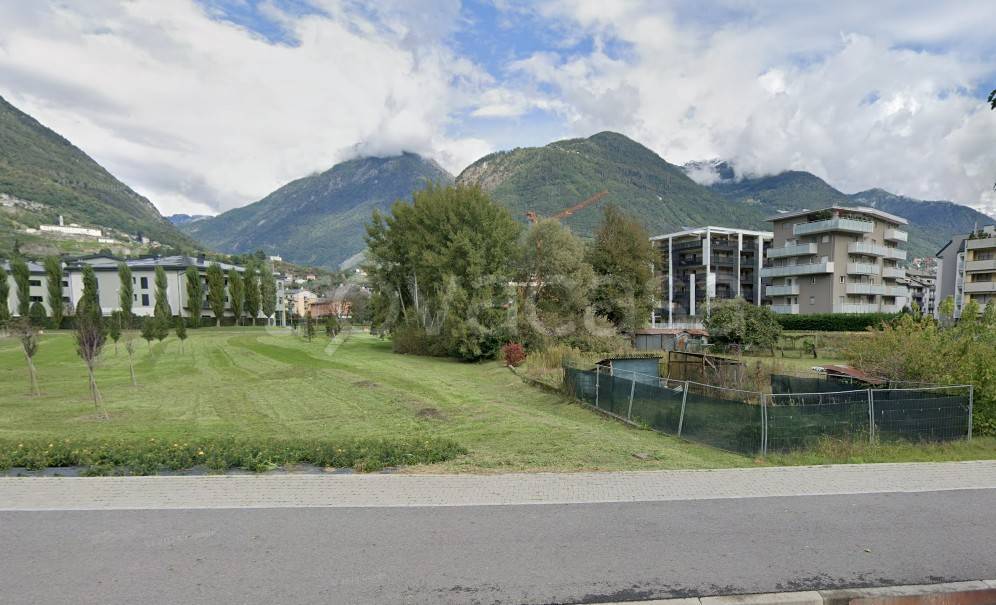 terreno edificabile in vendita a Sondrio
