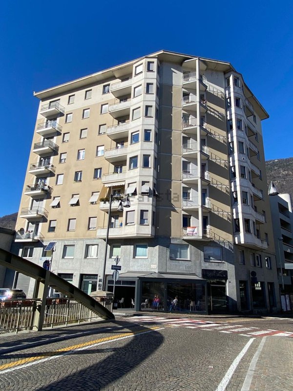 appartamento in vendita a Sondrio in zona Centro Città