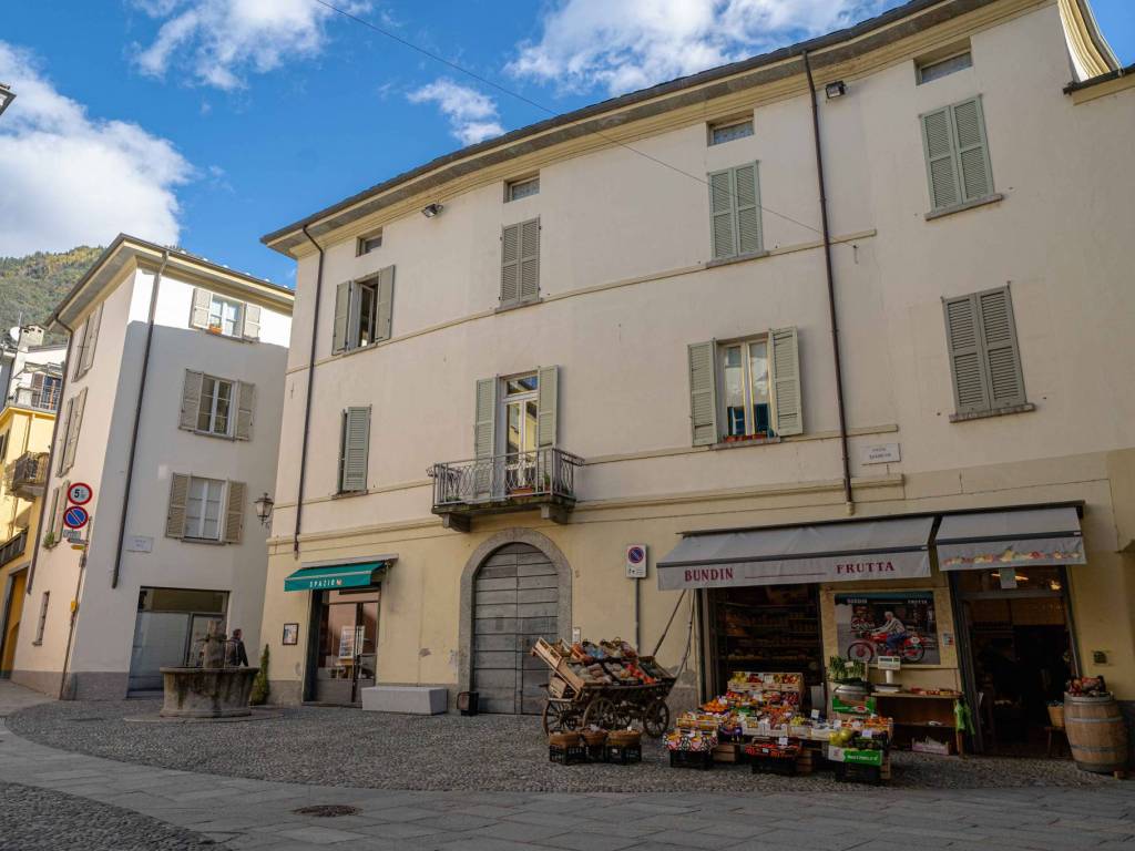 appartamento in vendita a Sondrio in zona Centro Città
