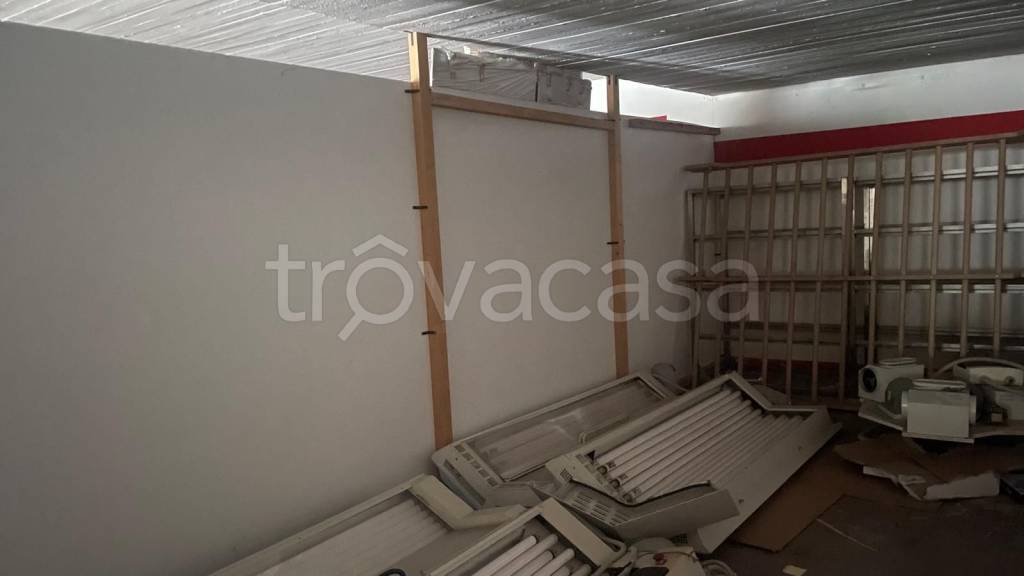 locale commerciale in vendita a Sondrio