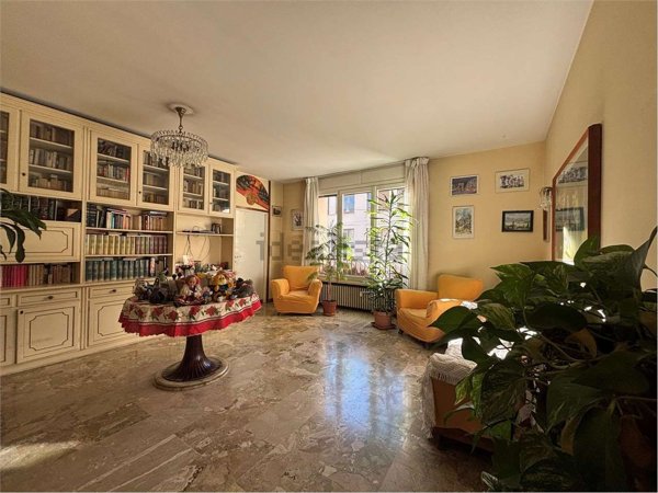 appartamento in vendita a Sondrio in zona Centro Città