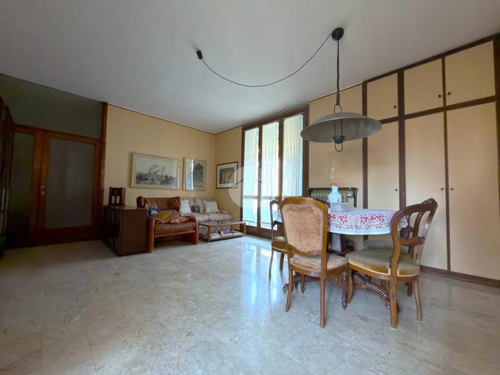 appartamento in vendita a Sondrio in zona Centro Città