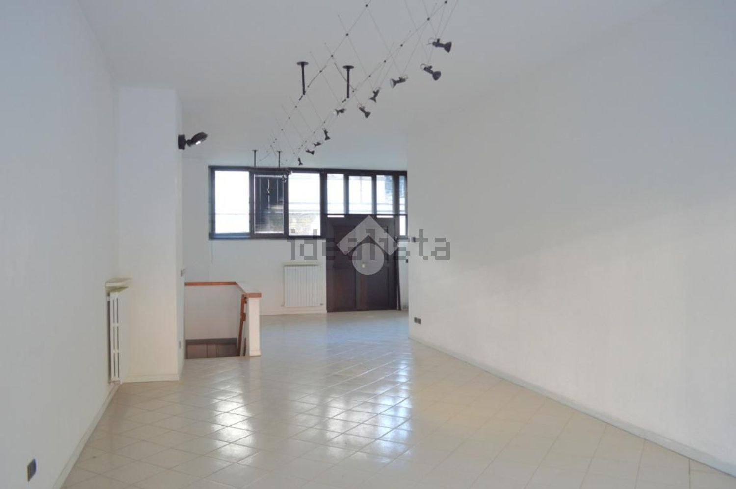 locale commerciale in vendita a Sondrio