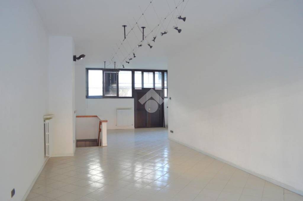 negozio in vendita a Sondrio