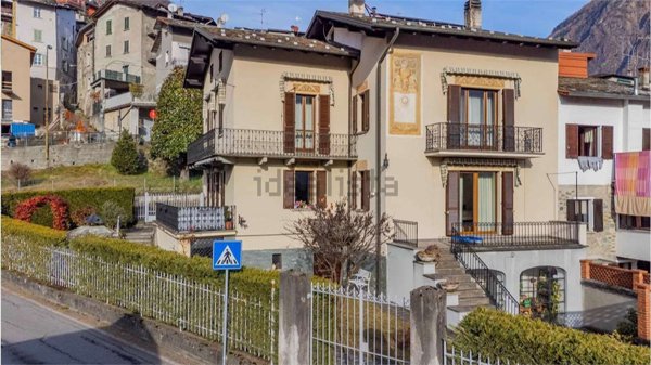 casa semindipendente in vendita a Sondrio in zona Mossini