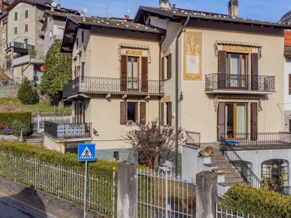 casa indipendente in vendita a Sondrio in zona Mossini