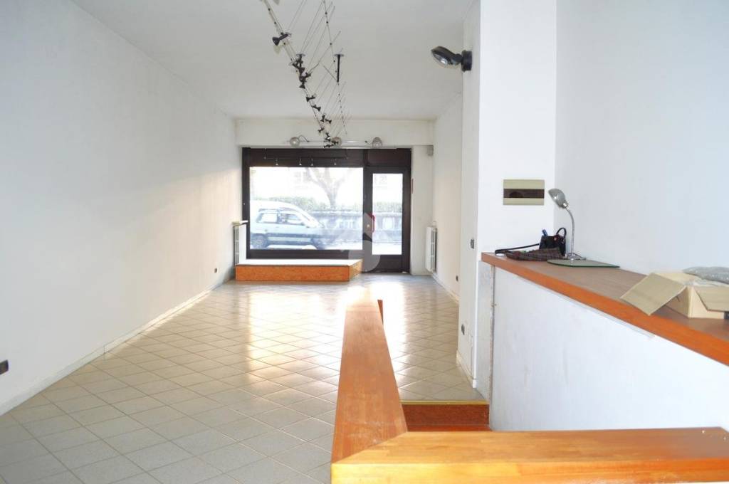 negozio in vendita a Sondrio