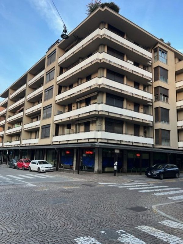 ufficio in vendita a Sondrio in zona Centro Città