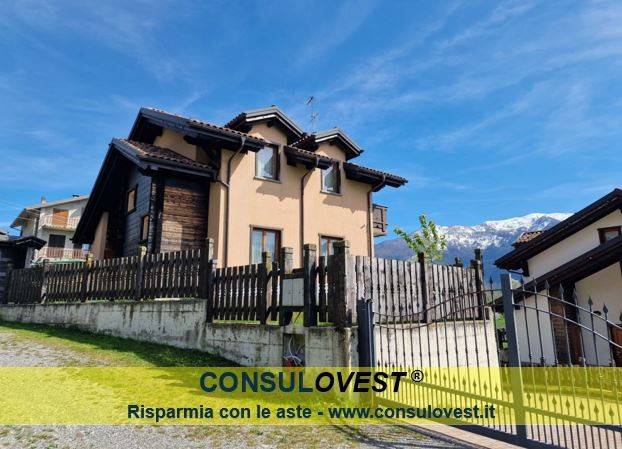 casa indipendente in vendita a Sondrio in zona Triangia