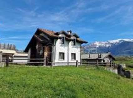 appartamento in vendita a Sondrio in zona Triangia