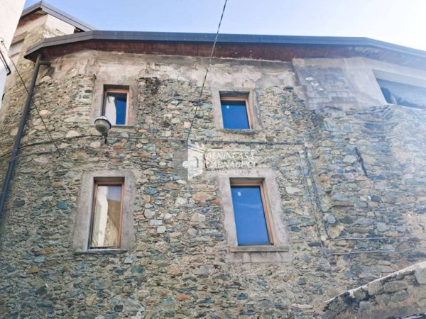 intera palazzina in vendita a Sondrio in zona Mossini