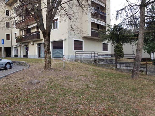 negozio in vendita a Sondrio in zona Centro Città