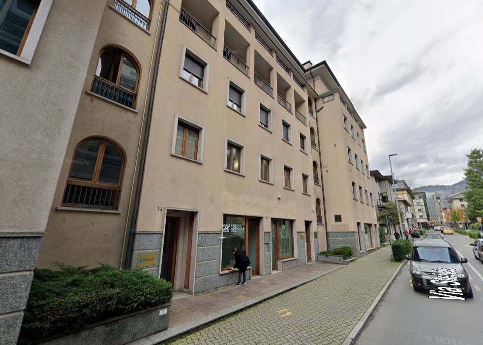 ufficio in vendita a Sondrio in zona Ospedale