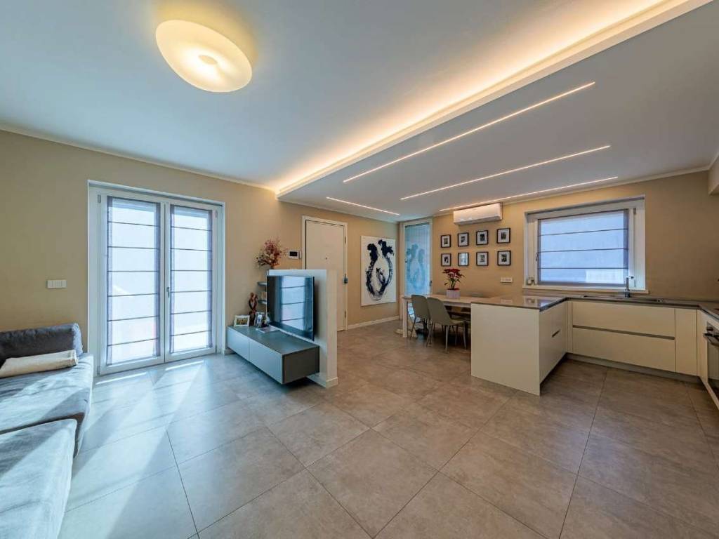 casa indipendente in vendita a Sondrio in zona Mossini