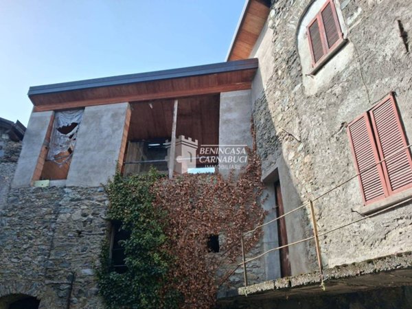 casa indipendente in vendita a Sondrio in zona Mossini