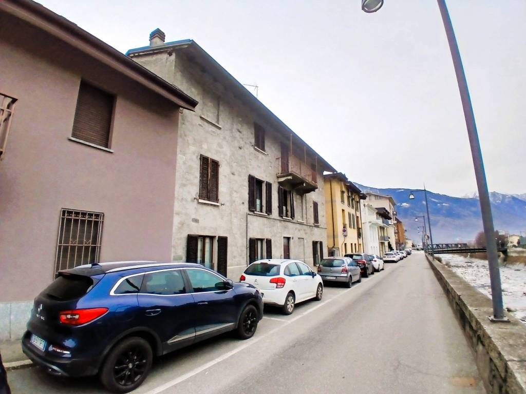 appartamento in vendita a Sondrio in zona Lungo Mallero