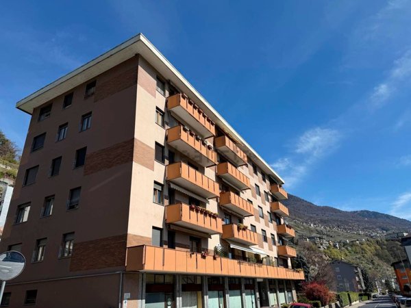 appartamento in vendita a Sondrio in zona Centro Città