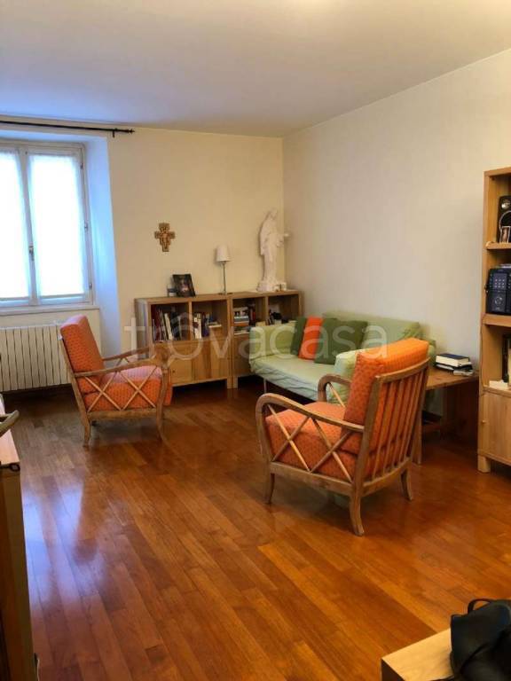 appartamento in vendita a Sondrio in zona Centro Città