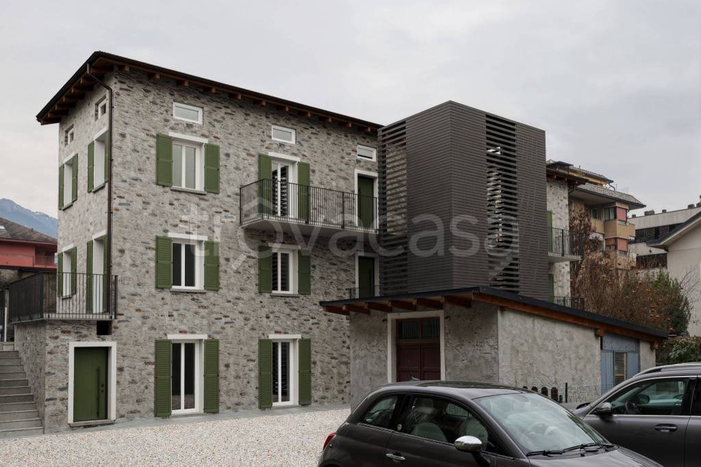 appartamento in vendita a Sondrio in zona Centro Città