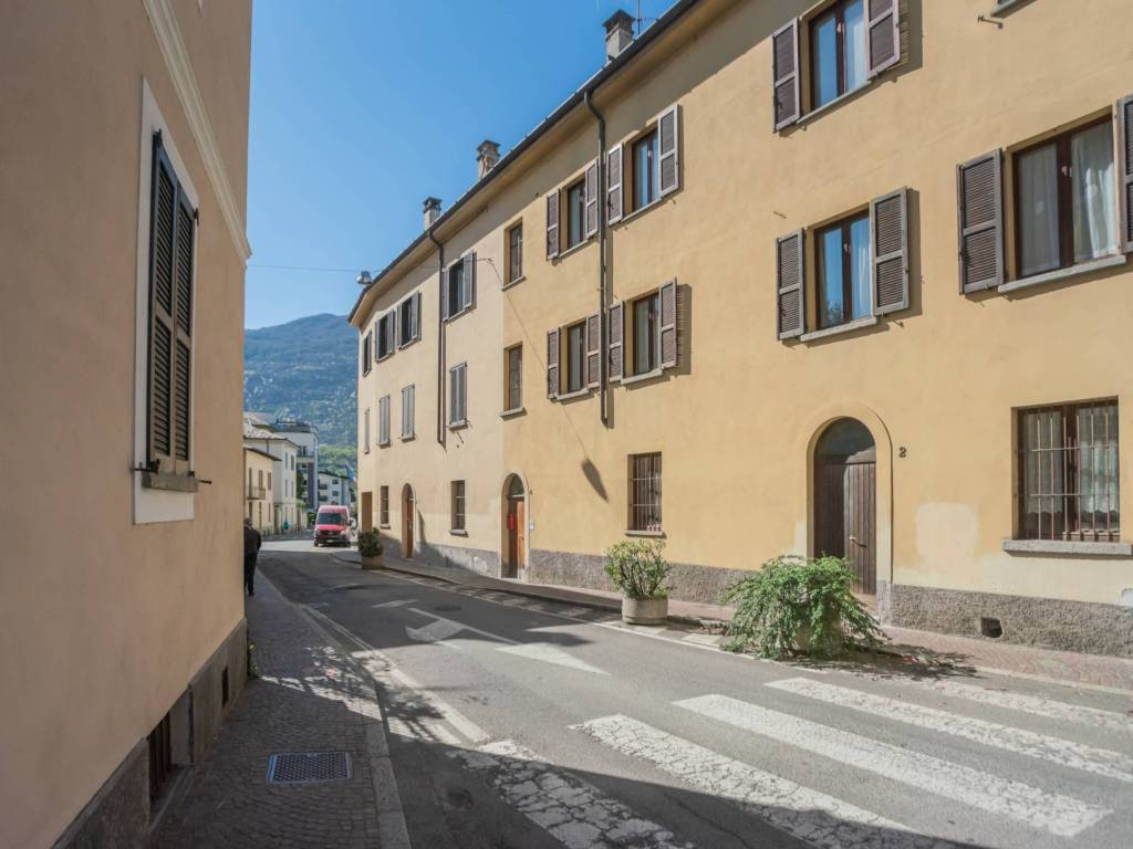 appartamento in vendita a Sondrio in zona Centro Città