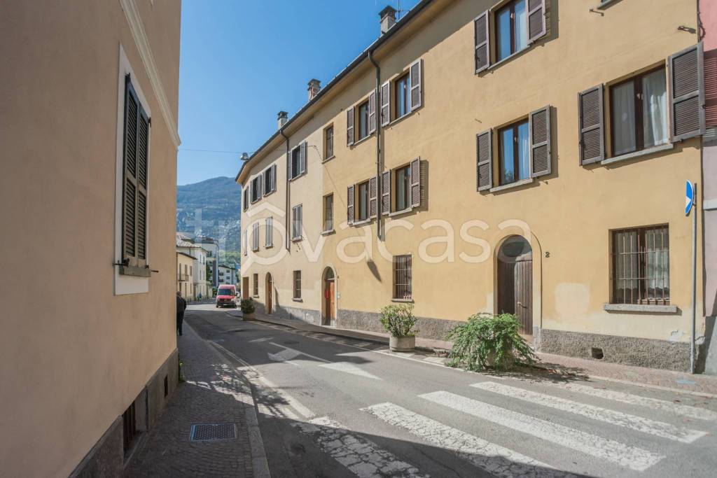 casa indipendente in vendita a Sondrio in zona Centro Città