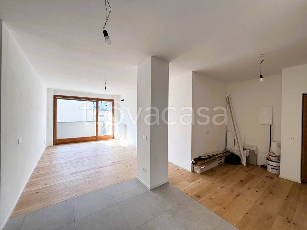 appartamento in vendita a Sondrio in zona Centro Città