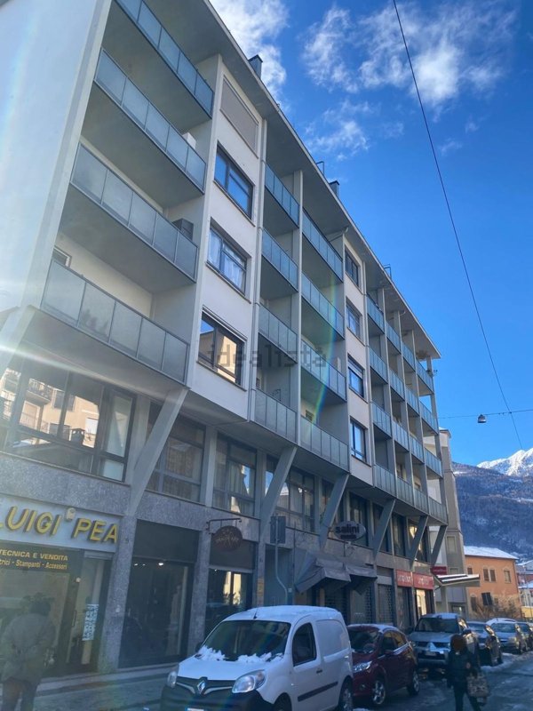 appartamento in vendita a Sondrio in zona Centro Città