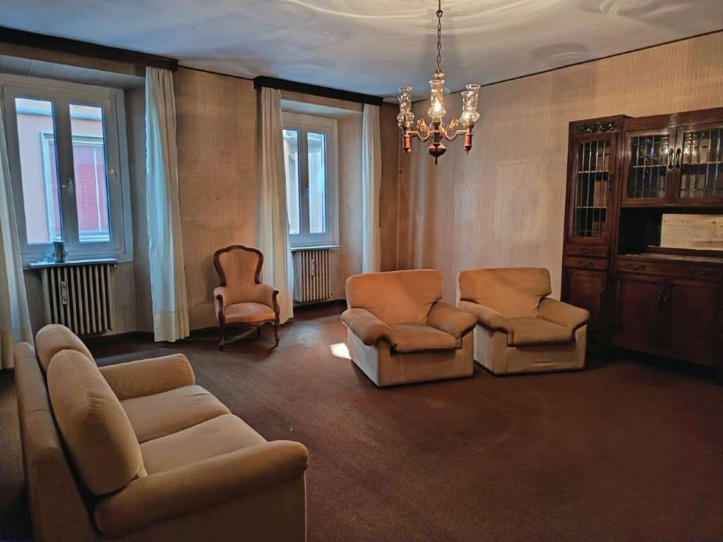 appartamento in vendita a Sondrio in zona Centro Città