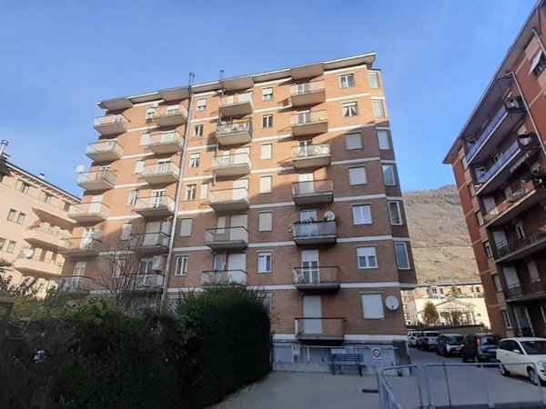 appartamento in vendita a Sondrio in zona Centro Città