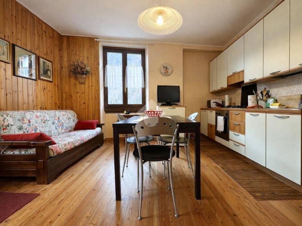 appartamento in vendita a Sondrio in zona Centro Città