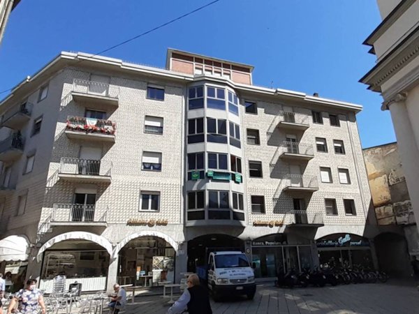 appartamento in vendita a Sondrio in zona Centro Città