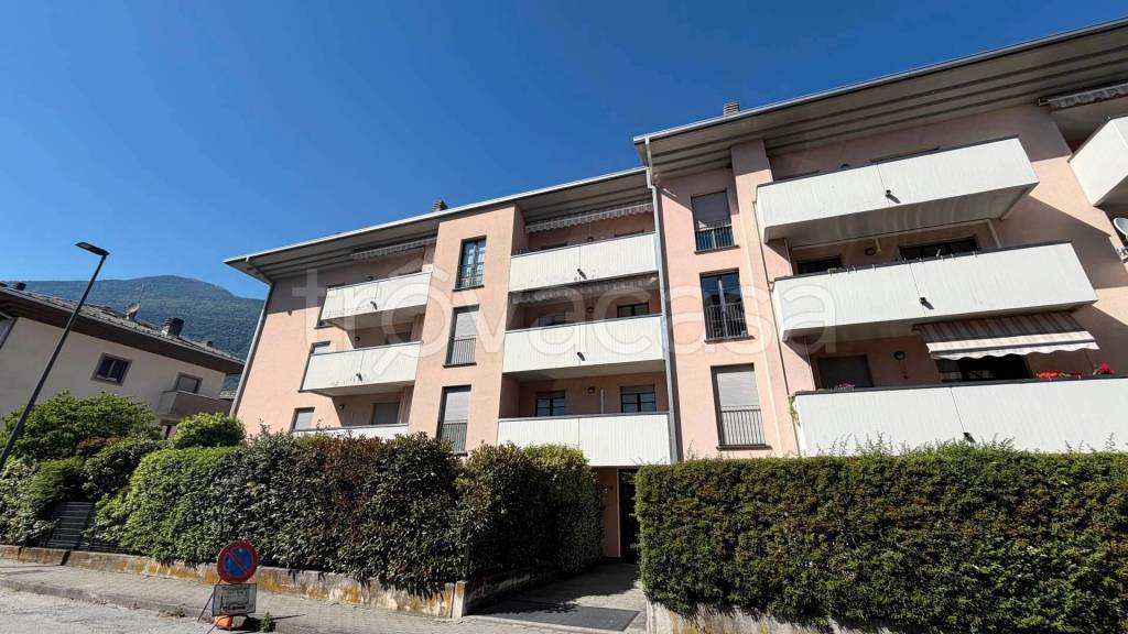 appartamento in vendita a Sondrio in zona Centro Città