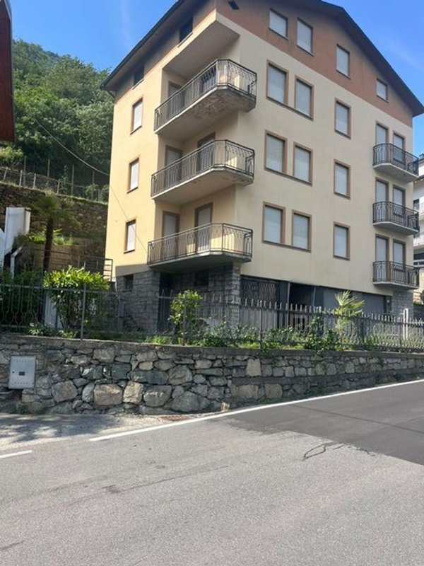 appartamento in vendita a Sondrio in zona Mossini