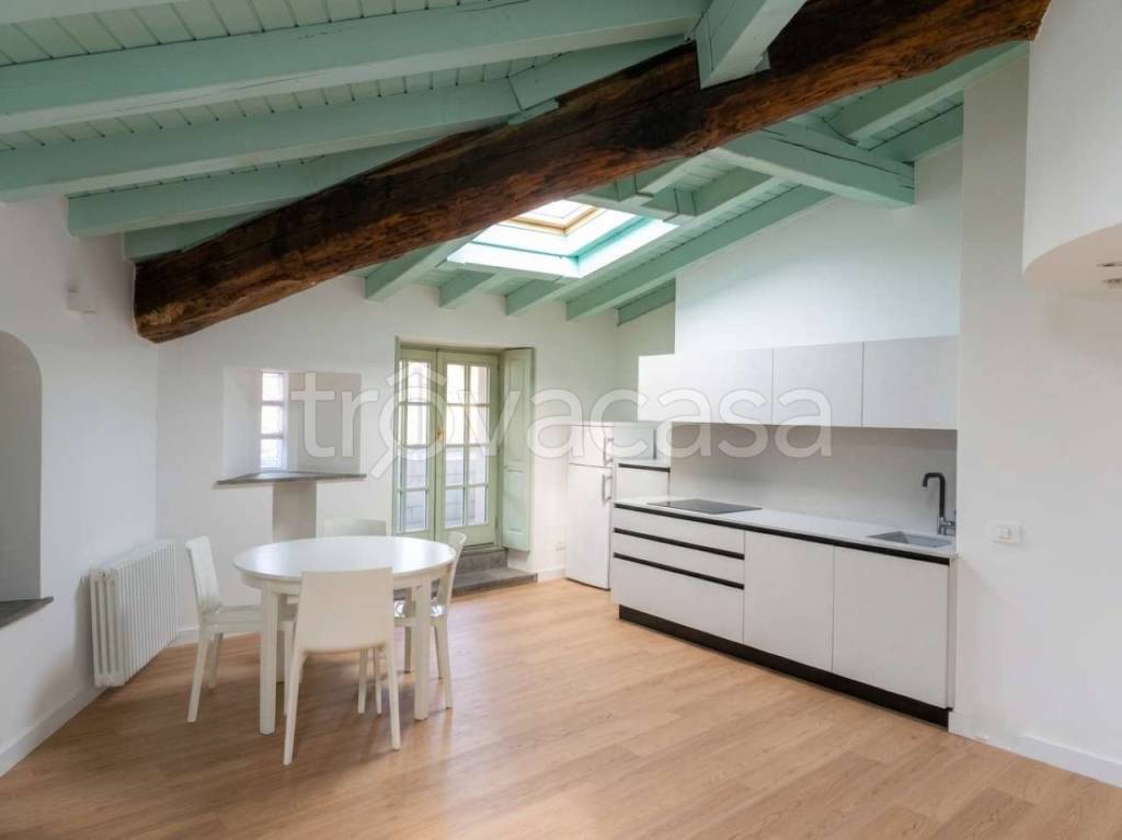 appartamento in vendita a Sondrio in zona Centro Città