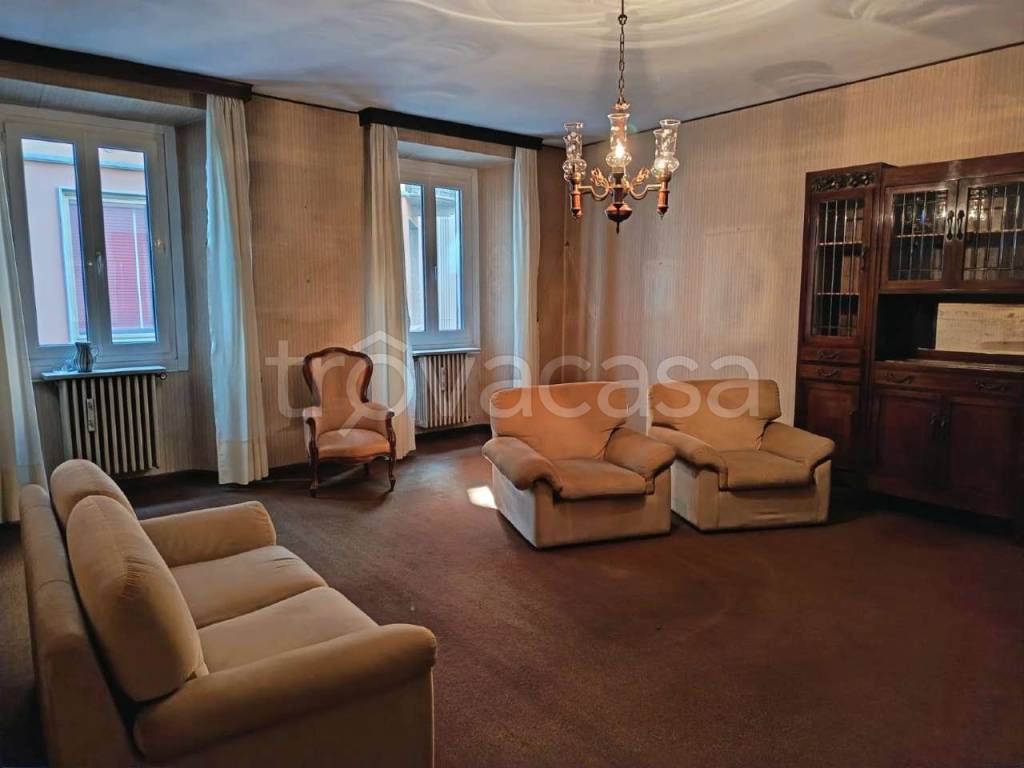 appartamento in vendita a Sondrio in zona Centro Città