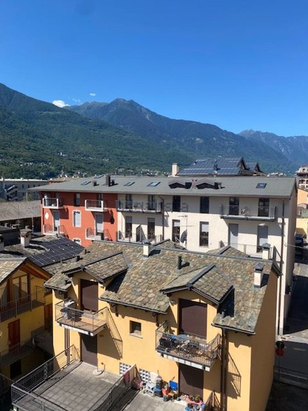 appartamento in vendita a Sondrio in zona Centro Città