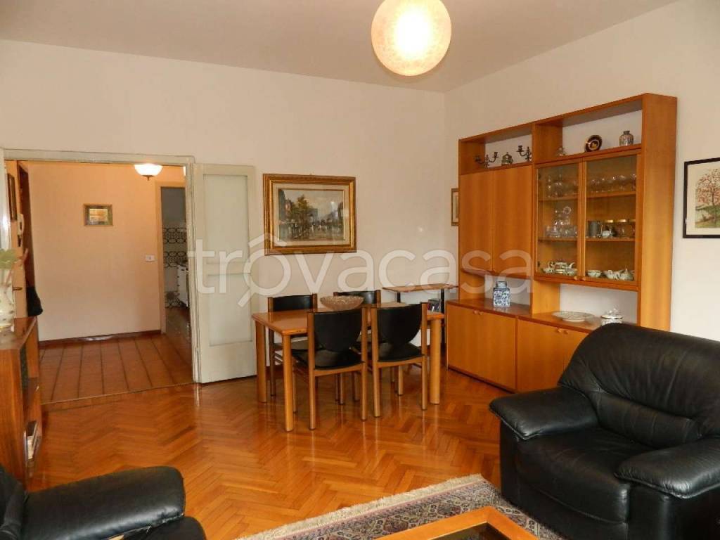 appartamento in vendita a Sondrio in zona Centro Città