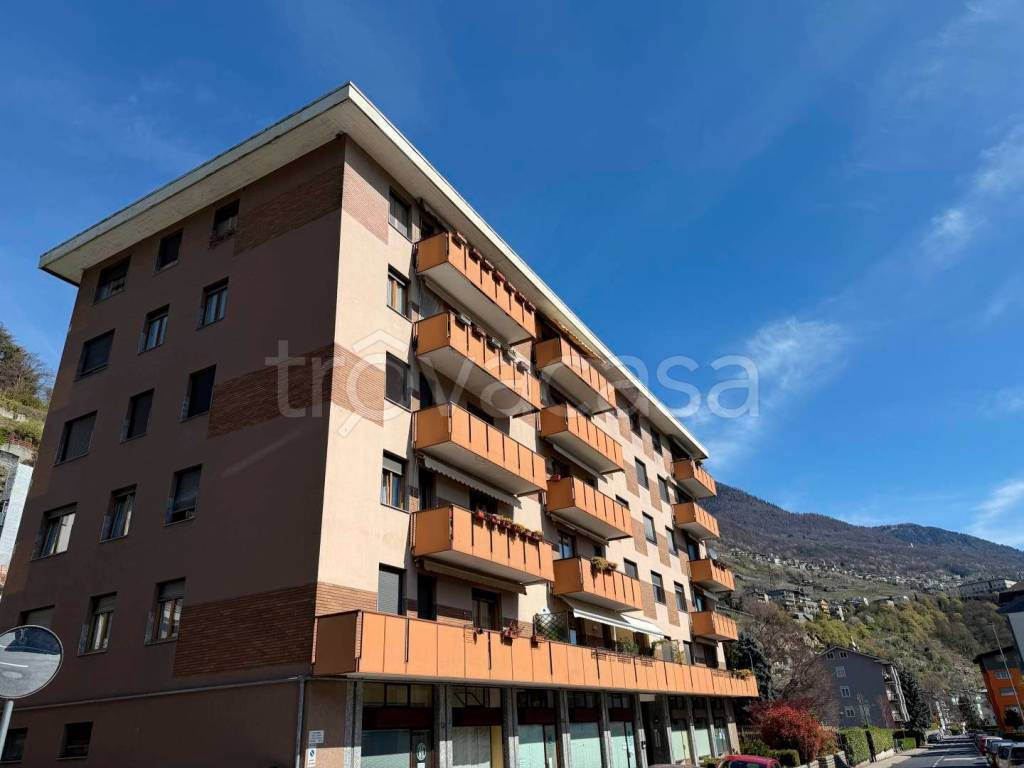 appartamento in vendita a Sondrio in zona Ospedale