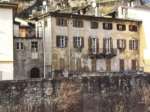 appartamento in vendita a Sondrio in zona Centro Città