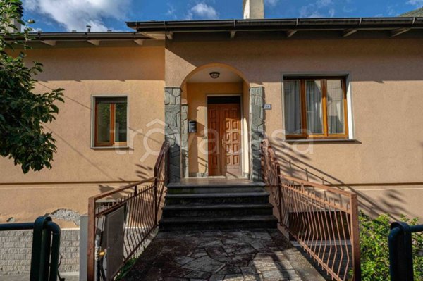 casa indipendente in vendita a Sondrio in zona Ponchiera