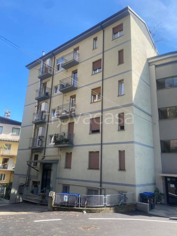 appartamento in vendita a Sondrio in zona Centro Città