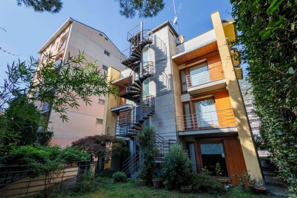 casa indipendente in vendita a Sondrio in zona Centro Città